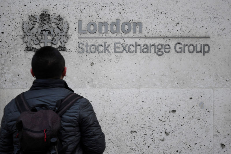 英国股市收低；截至收盘Investing.com 英国 100下跌0.18%