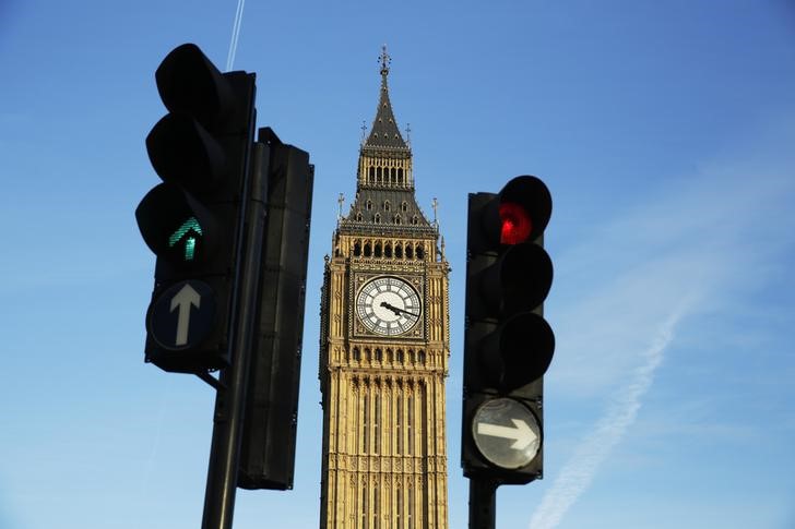 英国保守党提高党魁竞选门槛 新首相下周一或将明晰