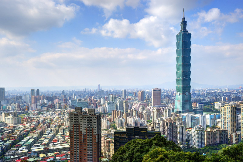 台湾股市跌破18000关口 芯片、电子、传产集体沦陷